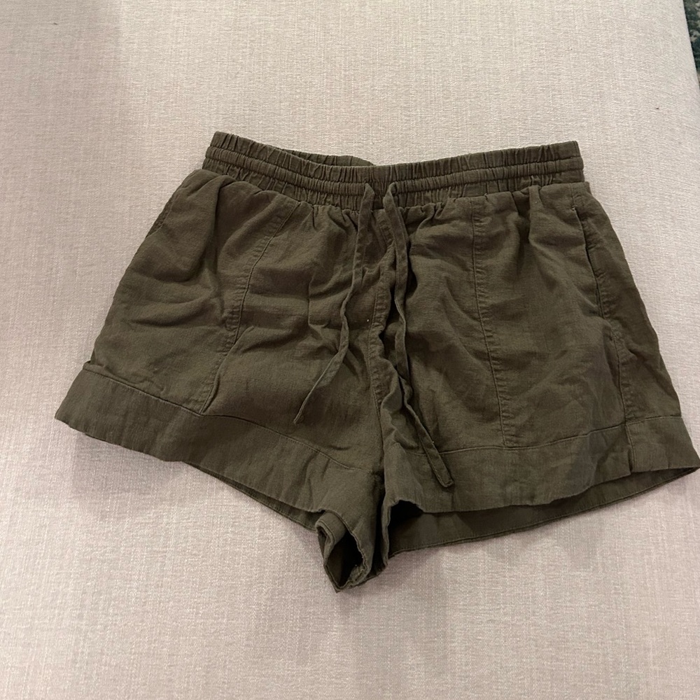 Universal Thread linen shorts, size M.